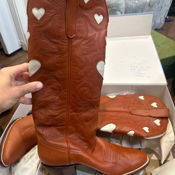 Boots - Picture 4 of 9